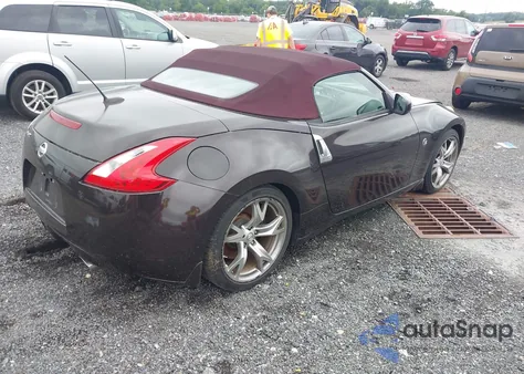 2010 Nissan 370Z Touring z USA, uszkodzony, nr VIN JN1AZ4FHXAM302939